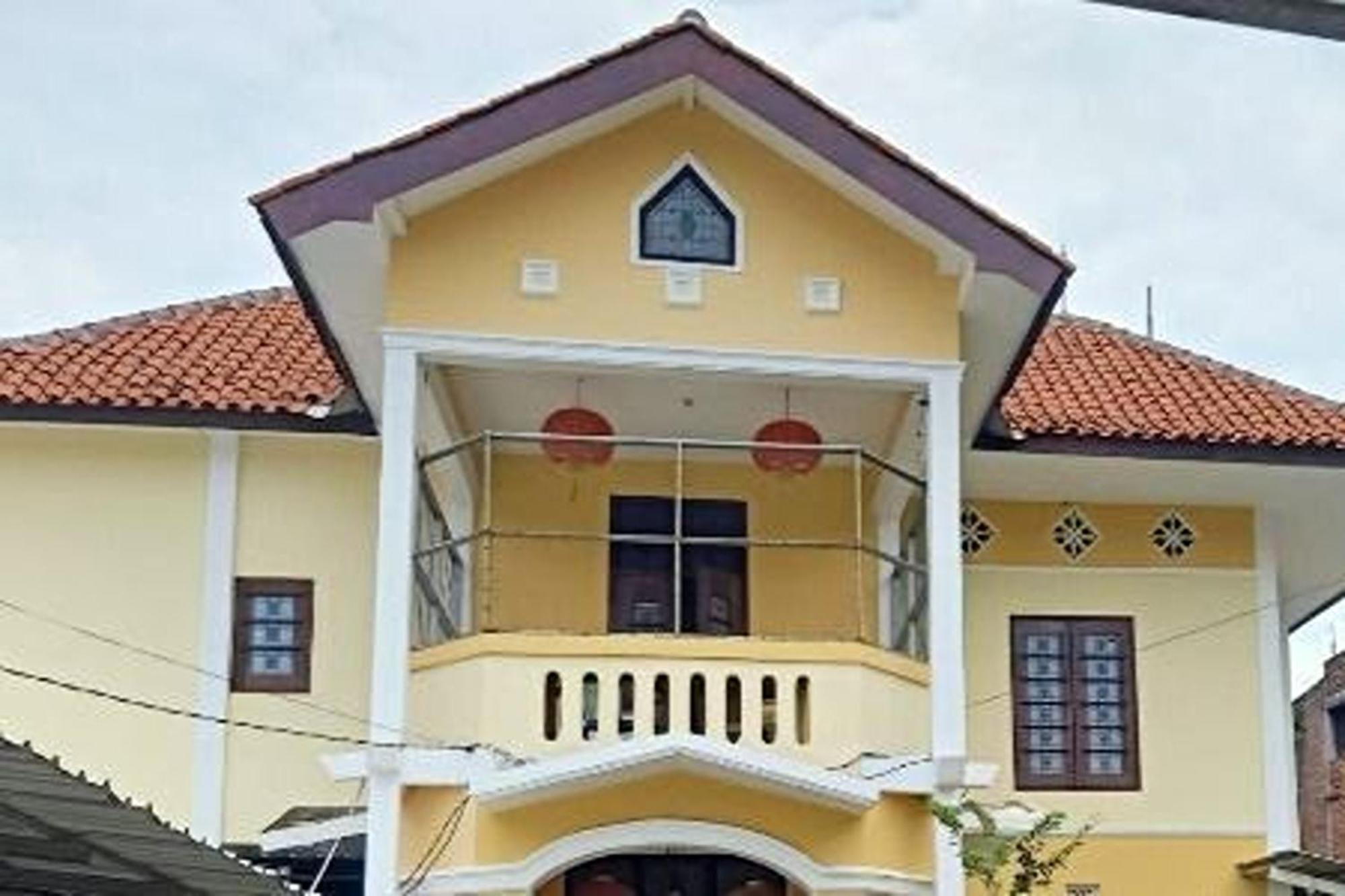 Kost 48 Surabaya Hotel Kültér fotó