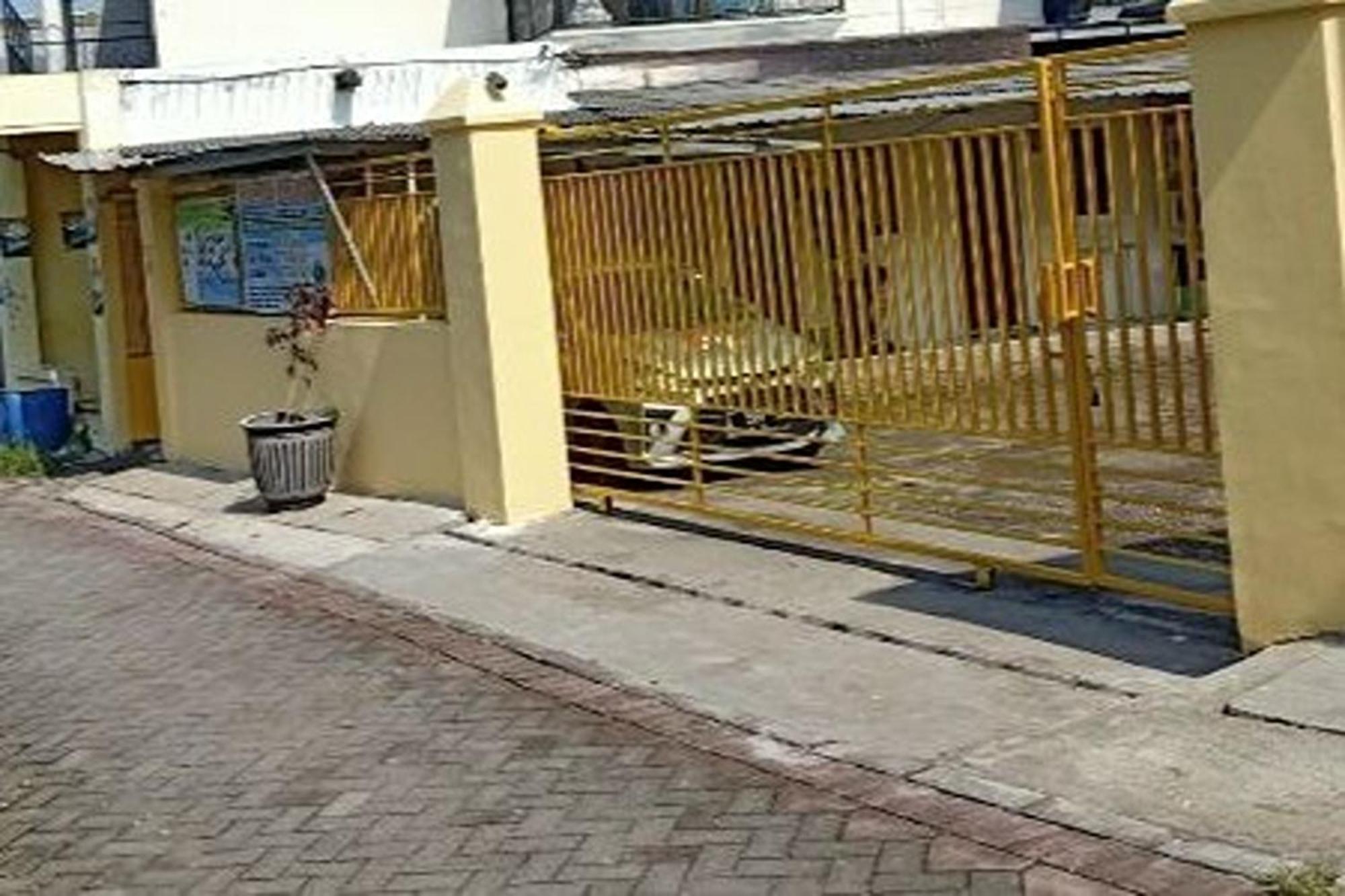 Kost 48 Surabaya Hotel Kültér fotó